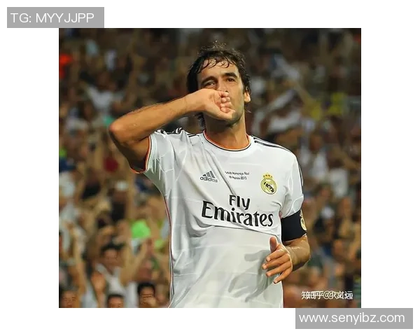 足球明星庆祝胜利的经典手势瞬间视频集锦